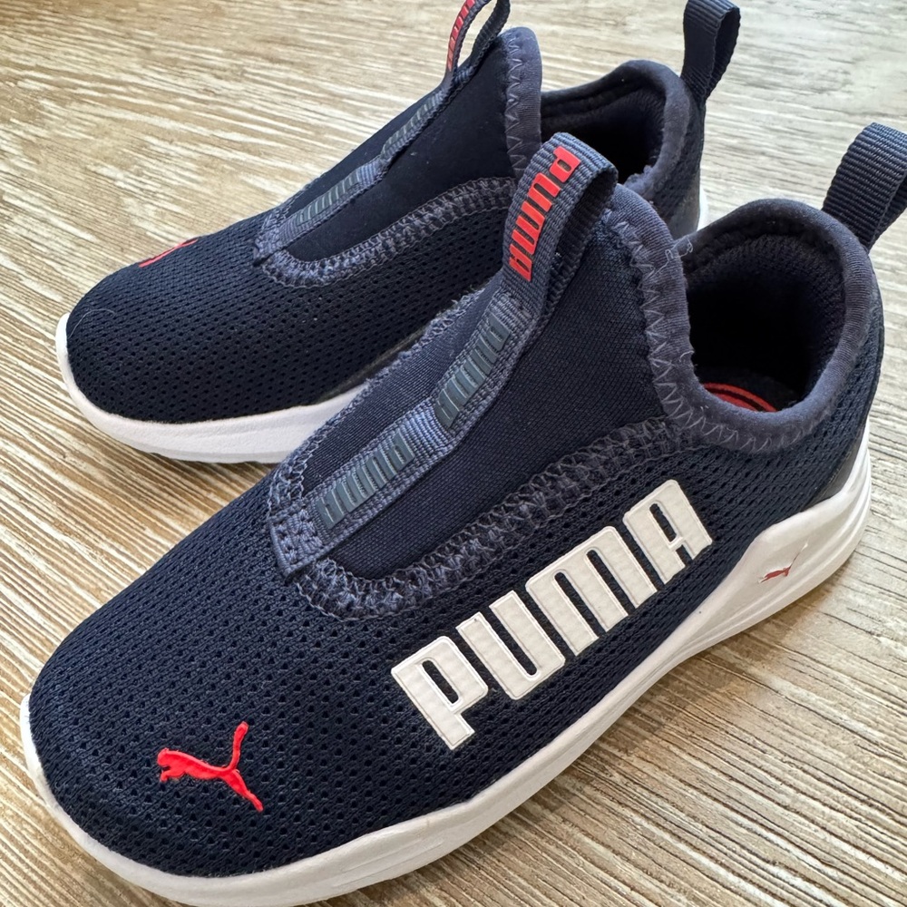 Puma Slip On Sneakers Toddler size 9 navy blue like new